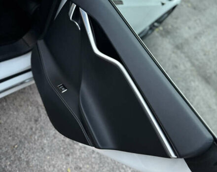 Тесла Модель С 2017 в Киеве на Automoto.ua Белый Тесла Модель С, объемом двигателя 0 л и пробегом 75 тыс. км за 15700 $, фото 23 на Automoto.ua