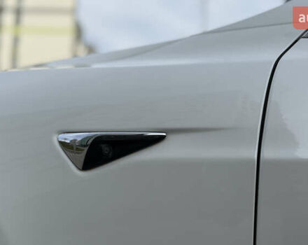 Белый Тесла Модель С, объемом двигателя 0 л и пробегом 102 тыс. км за 17990 $, фото 53 на Automoto.ua