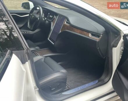 Білий Тесла Модель С, об'ємом двигуна 0 л та пробігом 89 тис. км за 17999 $, фото 5 на Automoto.ua