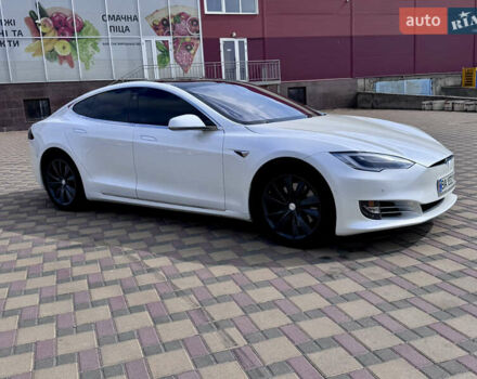 Білий Тесла Модель С, об'ємом двигуна 0 л та пробігом 88 тис. км за 25300 $, фото 12 на Automoto.ua