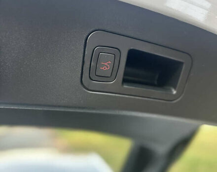 Білий Тесла Модель С, об'ємом двигуна 0 л та пробігом 75 тис. км за 15900 $, фото 11 на Automoto.ua