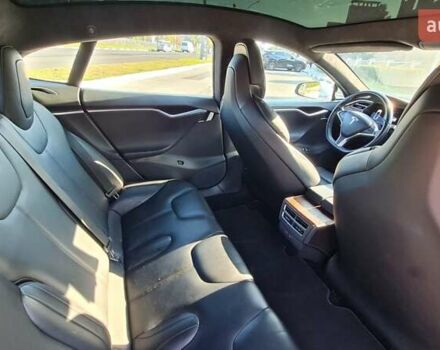 Белый Тесла Модель С, объемом двигателя 0 л и пробегом 160 тыс. км за 22999 $, фото 19 на Automoto.ua