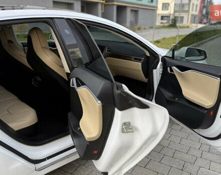 Белый Тесла Модель С, объемом двигателя 0 л и пробегом 102 тыс. км за 17990 $, фото 49 на Automoto.ua