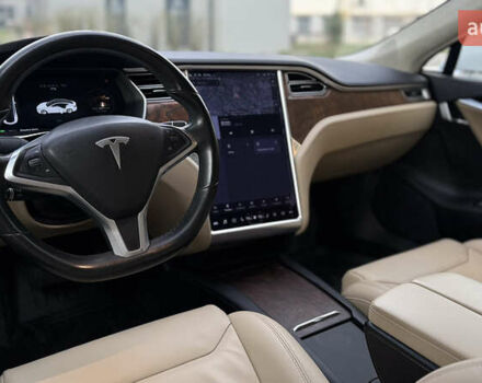 Белый Тесла Модель С, объемом двигателя 0 л и пробегом 102 тыс. км за 17990 $, фото 40 на Automoto.ua