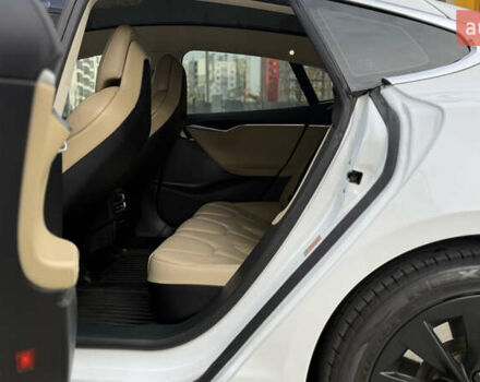 Белый Тесла Модель С, объемом двигателя 0 л и пробегом 102 тыс. км за 17990 $, фото 37 на Automoto.ua