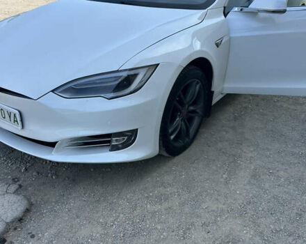 Белый Тесла Модель С, объемом двигателя 0 л и пробегом 130 тыс. км за 28200 $, фото 4 на Automoto.ua
