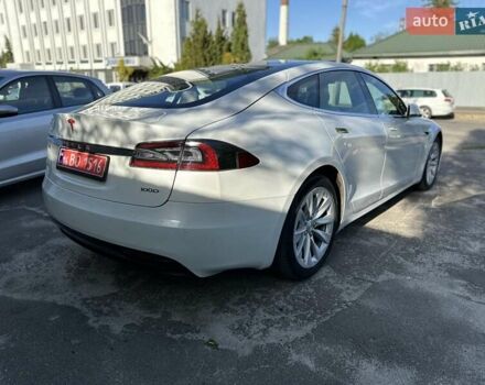 Белый Тесла Модель С, объемом двигателя 0 л и пробегом 99 тыс. км за 24500 $, фото 4 на Automoto.ua