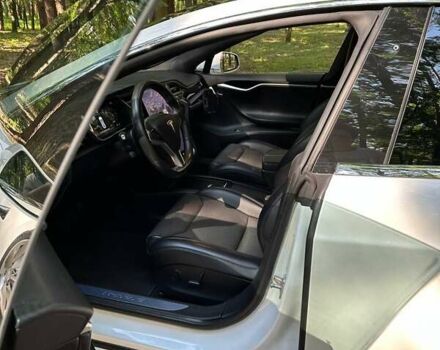 Белый Тесла Модель С, объемом двигателя 0 л и пробегом 159 тыс. км за 17999 $, фото 7 на Automoto.ua