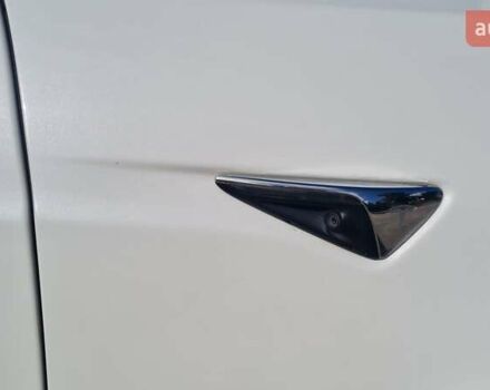 Белый Тесла Модель С, объемом двигателя 0 л и пробегом 160 тыс. км за 22999 $, фото 38 на Automoto.ua