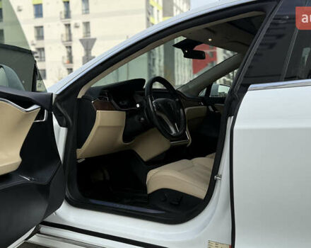 Белый Тесла Модель С, объемом двигателя 0 л и пробегом 102 тыс. км за 17990 $, фото 33 на Automoto.ua