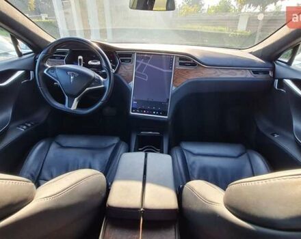 Белый Тесла Модель С, объемом двигателя 0 л и пробегом 160 тыс. км за 22999 $, фото 17 на Automoto.ua