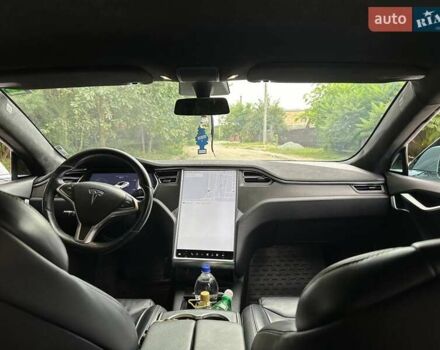 Белый Тесла Модель С, объемом двигателя 0 л и пробегом 162 тыс. км за 20900 $, фото 7 на Automoto.ua