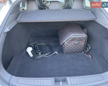 Білий Тесла Модель С, об'ємом двигуна 0 л та пробігом 130 тис. км за 21700 $, фото 19 на Automoto.ua