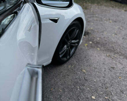 Тесла Модель С 2017 в Киеве на Automoto.ua Белый Тесла Модель С, объемом двигателя 0 л и пробегом 75 тыс. км за 15700 $, фото 24 на Automoto.ua