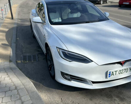 Белый Тесла Модель С, объемом двигателя 0 л и пробегом 130 тыс. км за 28200 $, фото 1 на Automoto.ua