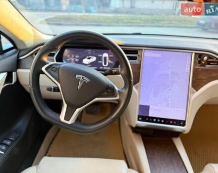 Білий Тесла Модель С, об'ємом двигуна 0 л та пробігом 122 тис. км за 21500 $, фото 22 на Automoto.ua
