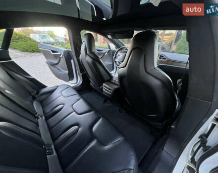 Білий Тесла Модель С, об'ємом двигуна 0 л та пробігом 130 тис. км за 21700 $, фото 17 на Automoto.ua