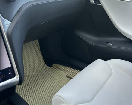 Белый Тесла Модель С, объемом двигателя 0 л и пробегом 130 тыс. км за 28200 $, фото 8 на Automoto.ua