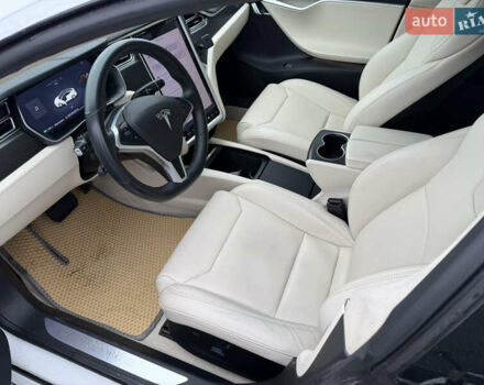 Белый Тесла Модель С, объемом двигателя 0 л и пробегом 72 тыс. км за 21777 $, фото 4 на Automoto.ua