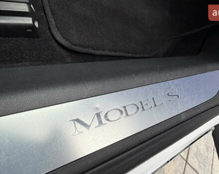 Белый Тесла Модель С, объемом двигателя 0 л и пробегом 195 тыс. км за 17200 $, фото 66 на Automoto.ua