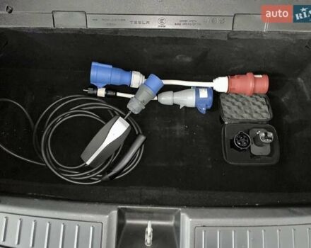 Белый Тесла Модель С, объемом двигателя 0 л и пробегом 84 тыс. км за 31500 $, фото 3 на Automoto.ua