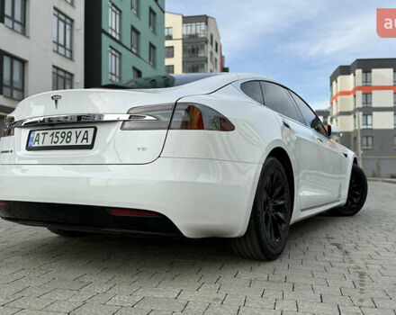 Белый Тесла Модель С, объемом двигателя 0 л и пробегом 102 тыс. км за 17990 $, фото 24 на Automoto.ua