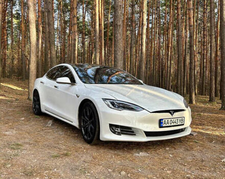 Белый Тесла Модель С, объемом двигателя 0 л и пробегом 155 тыс. км за 24500 $, фото 2 на Automoto.ua