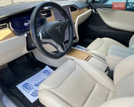 Белый Тесла Модель С, объемом двигателя 0 л и пробегом 84 тыс. км за 23000 $, фото 18 на Automoto.ua