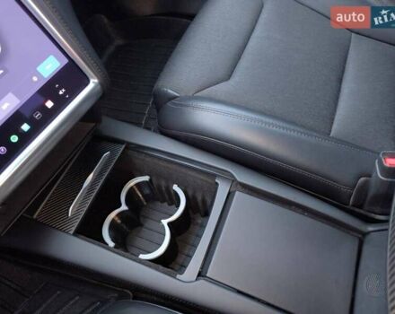 Белый Тесла Модель С, объемом двигателя 0 л и пробегом 178 тыс. км за 22999 $, фото 61 на Automoto.ua