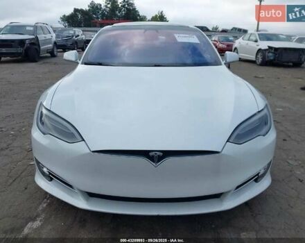 Білий Тесла Модель С, об'ємом двигуна 0 л та пробігом 64 тис. км за 7500 $, фото 7 на Automoto.ua