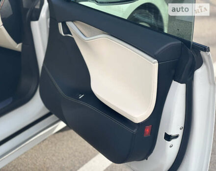 Белый Тесла Модель С, объемом двигателя 0 л и пробегом 108 тыс. км за 22500 $, фото 9 на Automoto.ua