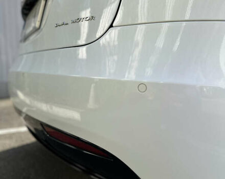 Белый Тесла Модель С, объемом двигателя 0 л и пробегом 198 тыс. км за 31999 $, фото 5 на Automoto.ua