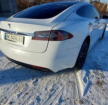 Білий Тесла Модель С, об'ємом двигуна 0 л та пробігом 125 тис. км за 25400 $, фото 8 на Automoto.ua