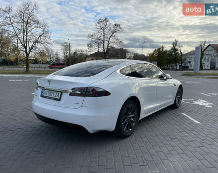 Белый Тесла Модель С, объемом двигателя 0 л и пробегом 75 тыс. км за 29500 $, фото 5 на Automoto.ua
