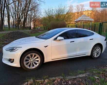 Белый Тесла Модель С, объемом двигателя 0 л и пробегом 96 тыс. км за 20391 $, фото 14 на Automoto.ua