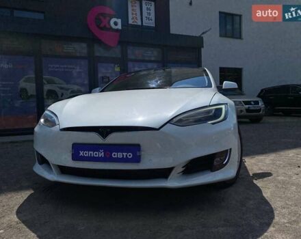 Белый Тесла Модель С, объемом двигателя 0 л и пробегом 84 тыс. км за 23000 $, фото 2 на Automoto.ua