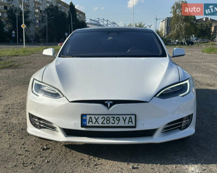 Тесла Модель С 2018 в Харькове на Automoto.ua Белый Тесла Модель С, объемом двигателя 0 л и пробегом 58 тыс. км за 25000 $, фото 1 на Automoto.ua
