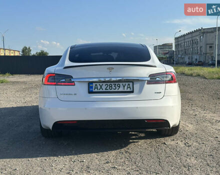 Тесла Модель С 2018 в Харькове на Automoto.ua Белый Тесла Модель С, объемом двигателя 0 л и пробегом 58 тыс. км за 25000 $, фото 5 на Automoto.ua