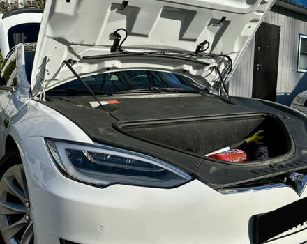 Белый Тесла Модель С, объемом двигателя 0 л и пробегом 198 тыс. км за 31999 $, фото 9 на Automoto.ua