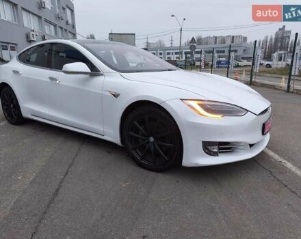 Белый Тесла Модель С, объемом двигателя 0 л и пробегом 178 тыс. км за 22999 $, фото 25 на Automoto.ua