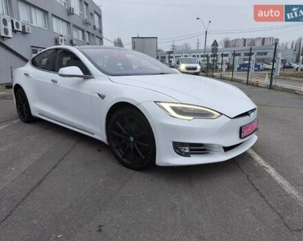 Белый Тесла Модель С, объемом двигателя 0 л и пробегом 178 тыс. км за 22999 $, фото 15 на Automoto.ua