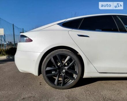 Белый Тесла Модель С, объемом двигателя 0 л и пробегом 53 тыс. км за 25500 $, фото 5 на Automoto.ua