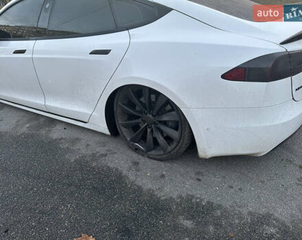 Тесла Модель С 2018 в Никополе на Automoto.ua Белый Тесла Модель С, объемом двигателя 0 л и пробегом 100 тыс. км за 16000 $, фото 3 на Automoto.ua