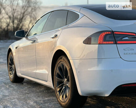 Белый Тесла Модель С, объемом двигателя 0 л и пробегом 122 тыс. км за 24300 $, фото 36 на Automoto.ua