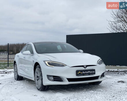 Белый Тесла Модель С, объемом двигателя 0 л и пробегом 183 тыс. км за 18300 $, фото 79 на Automoto.ua