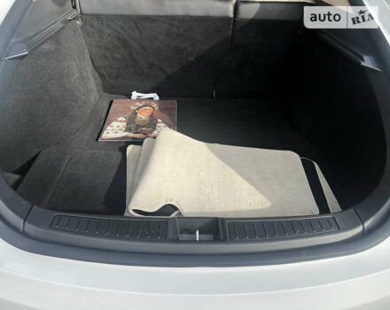 Белый Тесла Модель С, объемом двигателя 0 л и пробегом 108 тыс. км за 22500 $, фото 27 на Automoto.ua