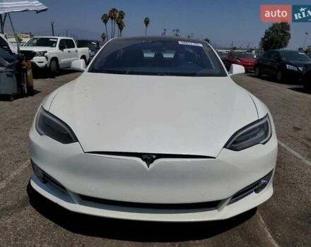 Белый Тесла Модель С, объемом двигателя 0 л и пробегом 56 тыс. км за 8400 $, фото 4 на Automoto.ua
