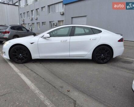 Белый Тесла Модель С, объемом двигателя 0 л и пробегом 178 тыс. км за 22999 $, фото 4 на Automoto.ua
