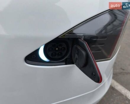 Белый Тесла Модель С, объемом двигателя 0 л и пробегом 178 тыс. км за 22999 $, фото 32 на Automoto.ua