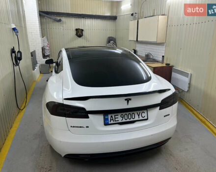 Тесла Модель С 2018 в Никополе на Automoto.ua Белый Тесла Модель С, объемом двигателя 0 л и пробегом 100 тыс. км за 16000 $, фото 7 на Automoto.ua